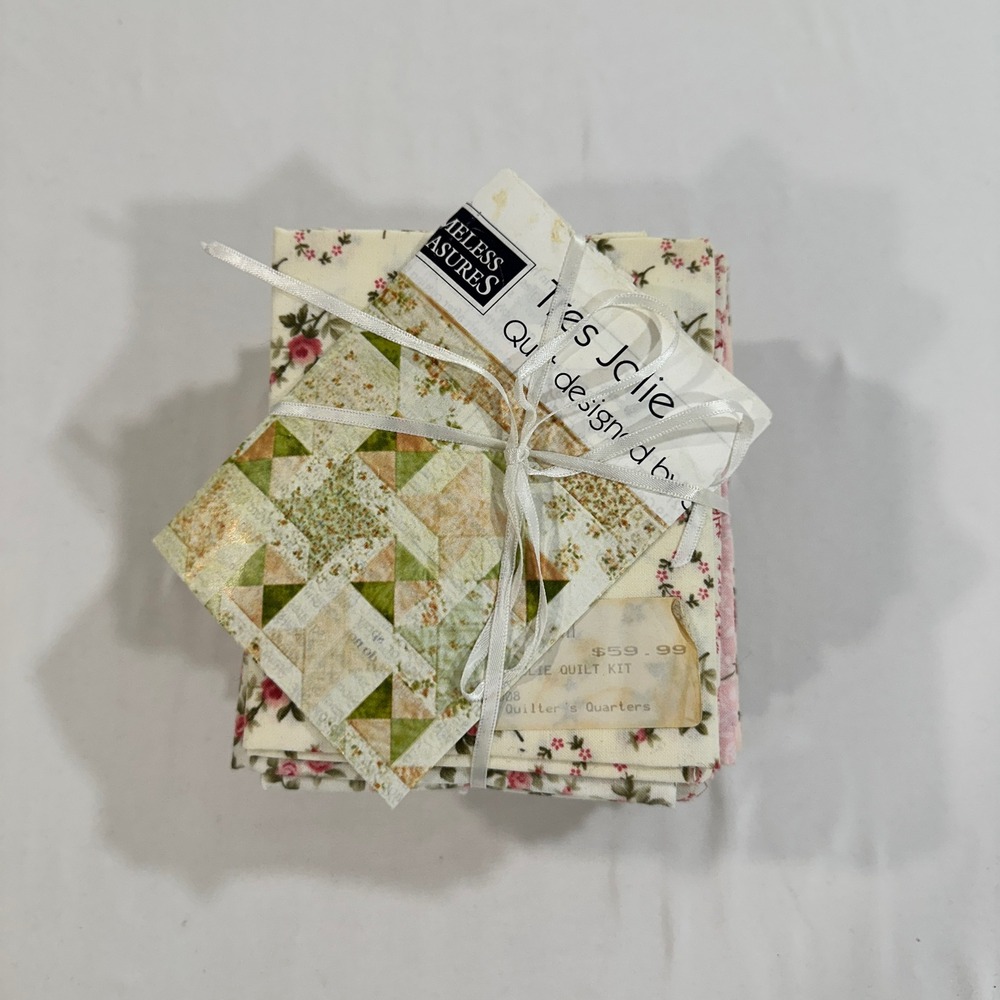 Timeless Treasures Tres Jolie Quilt Kit Pink Green Floral Cottagecore